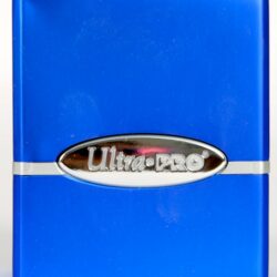 Ultra Pro Satiininen Keräilykorttirasia, sininen