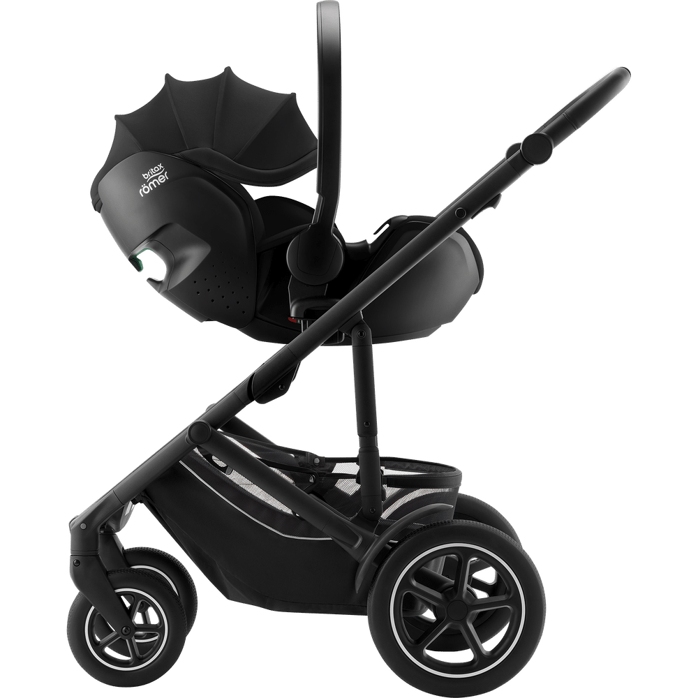08_BABY-SAFE_PRO_SpaceBlack_01_Recline_SMILE_5Z_BlackHandle_2023_72dpi_2000x2000 BABY-SAFE PRO