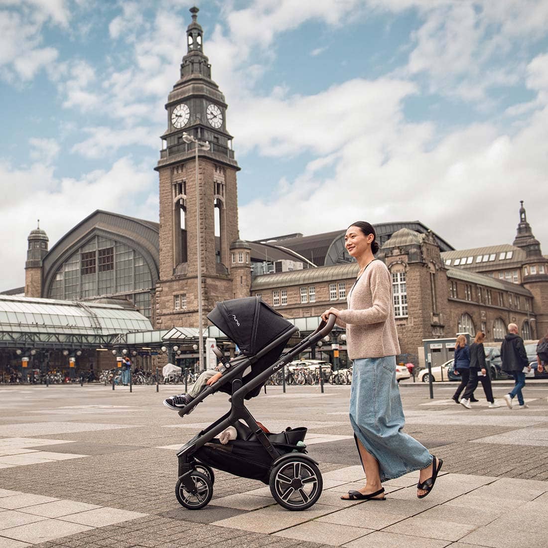 Nuna Demi Next yhdistelmävaunut Caviar 10 Nuna Demi Next yhdistelmävaunut